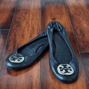 Tory Burch Black Reva Travel Leather Flats Size 7.5